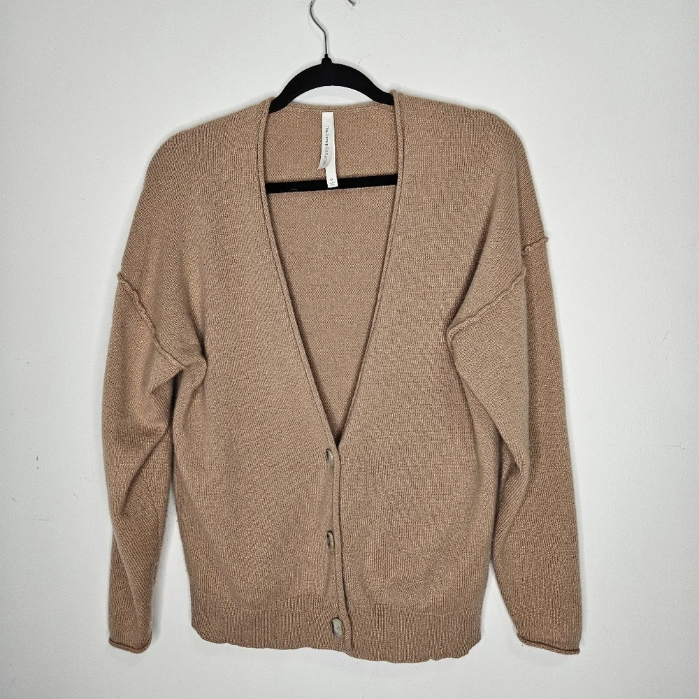 Aritzia Babaton Luxe Cashmere Knit Cardigan Sz XS Oversize V-Neck Neutral  Tan - Picture 2 of 13